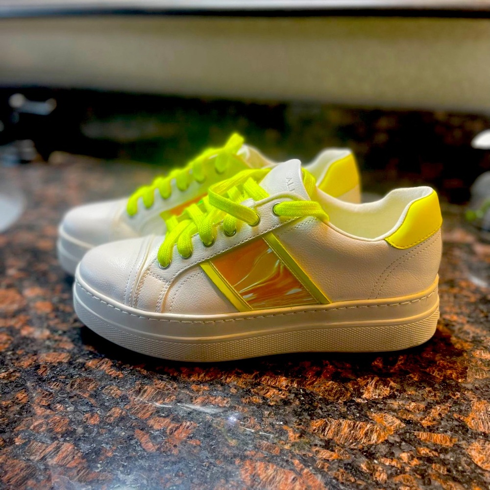 Aldo sneakers, size 7W